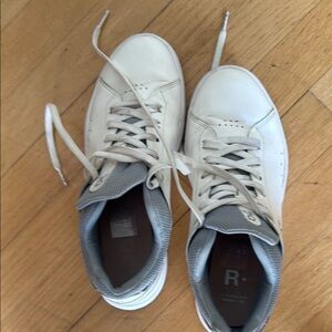 On Running White and Gray Athletic Shoes